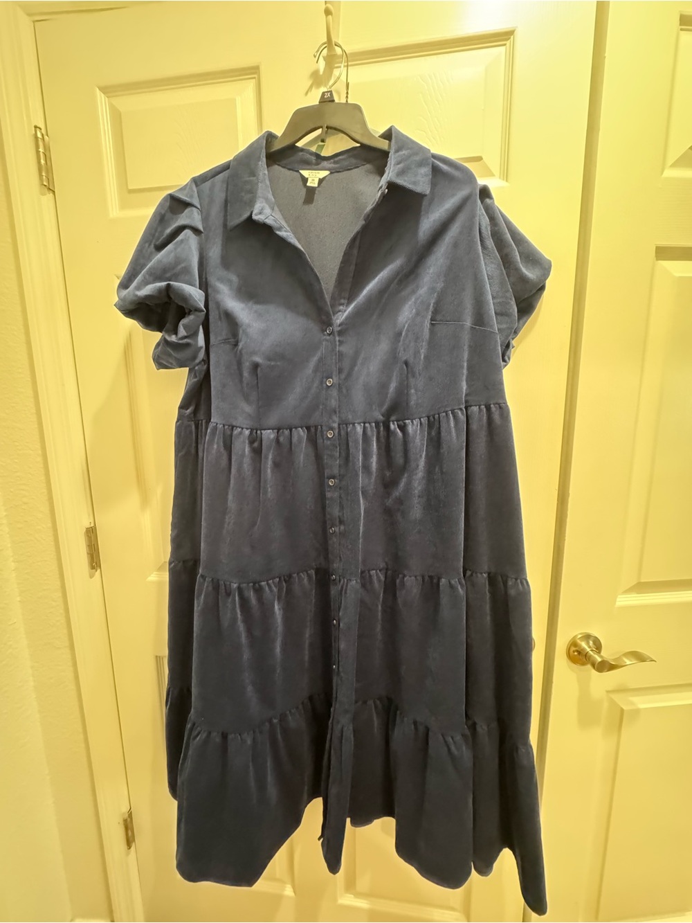 crown & ivy Navy Tiered Button-Front Midi Dress